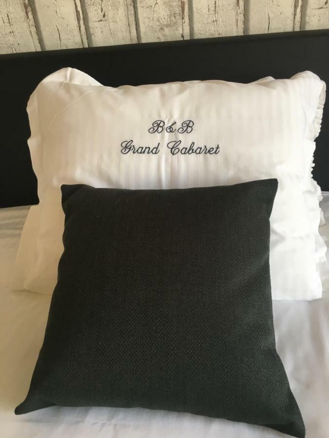 B&B Le Grand Cabaret นิวว์ปอร์ท ภายนอก รูปภาพ