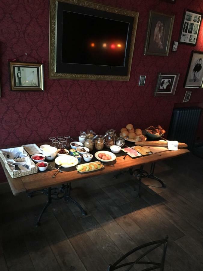 B&B Le Grand Cabaret นิวว์ปอร์ท ภายนอก รูปภาพ